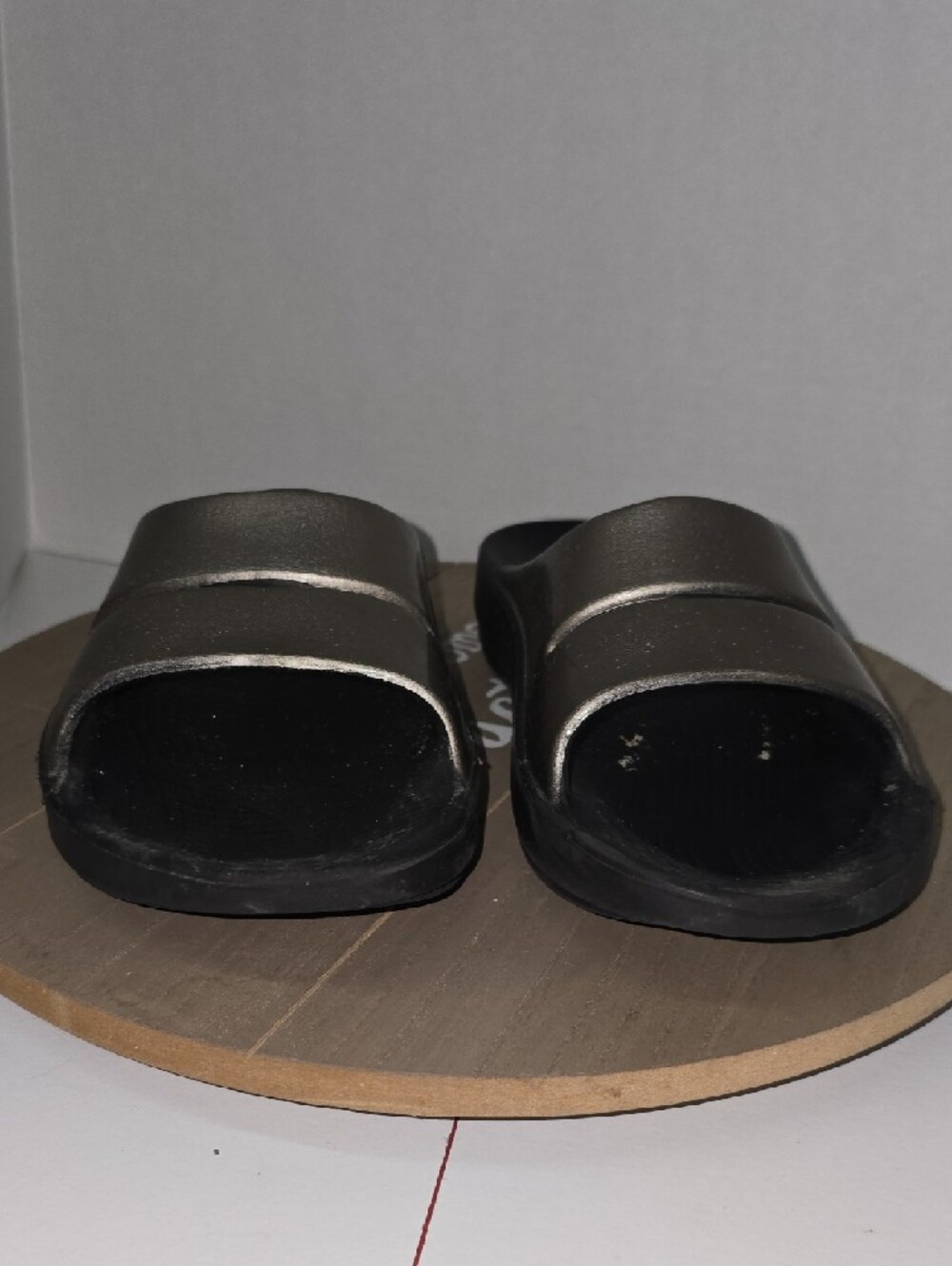 Oofos OOahh Luxe Slide "Latte" Metallic Bronze Slide Sandals M9/W11 EU 42 - Picture 3 of 12